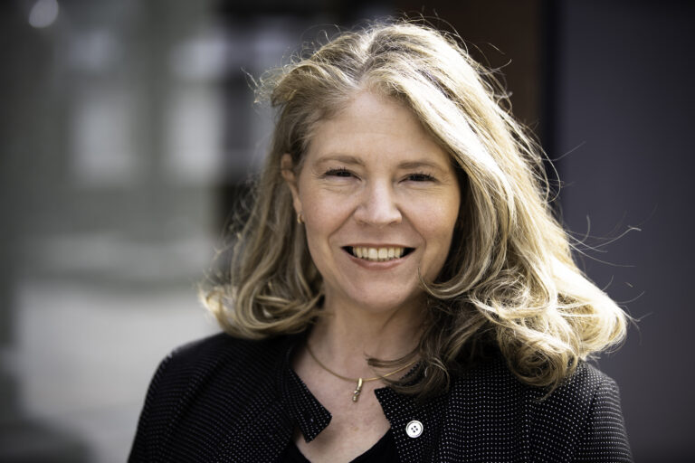 Former, outiller, comprendre : les grands chantiers de la transformation numérique en TIC